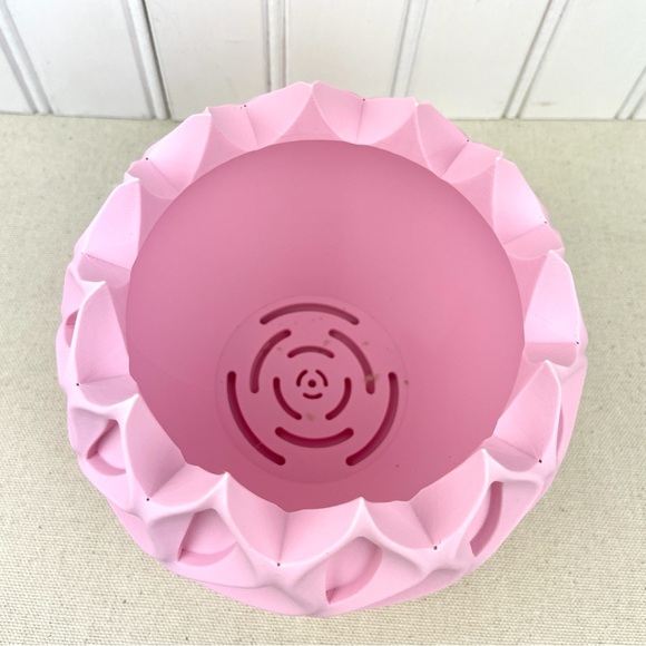 Modern Geometric Planter Pot, Twisted Planter Pot, Small Indoor Flower Pot - Picture 7 of 9